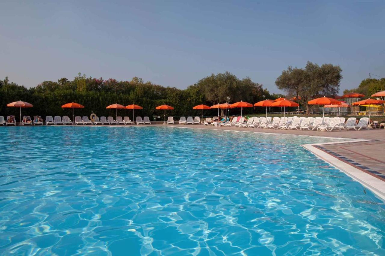 Holiday Homes In Sirmione/Gardasee 22174 Eksteriør bilde