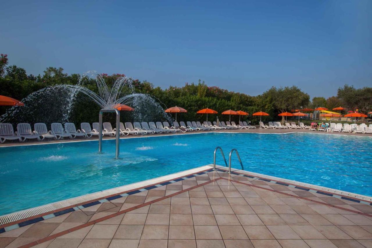 Holiday Homes In Sirmione/Gardasee 22174 Eksteriør bilde