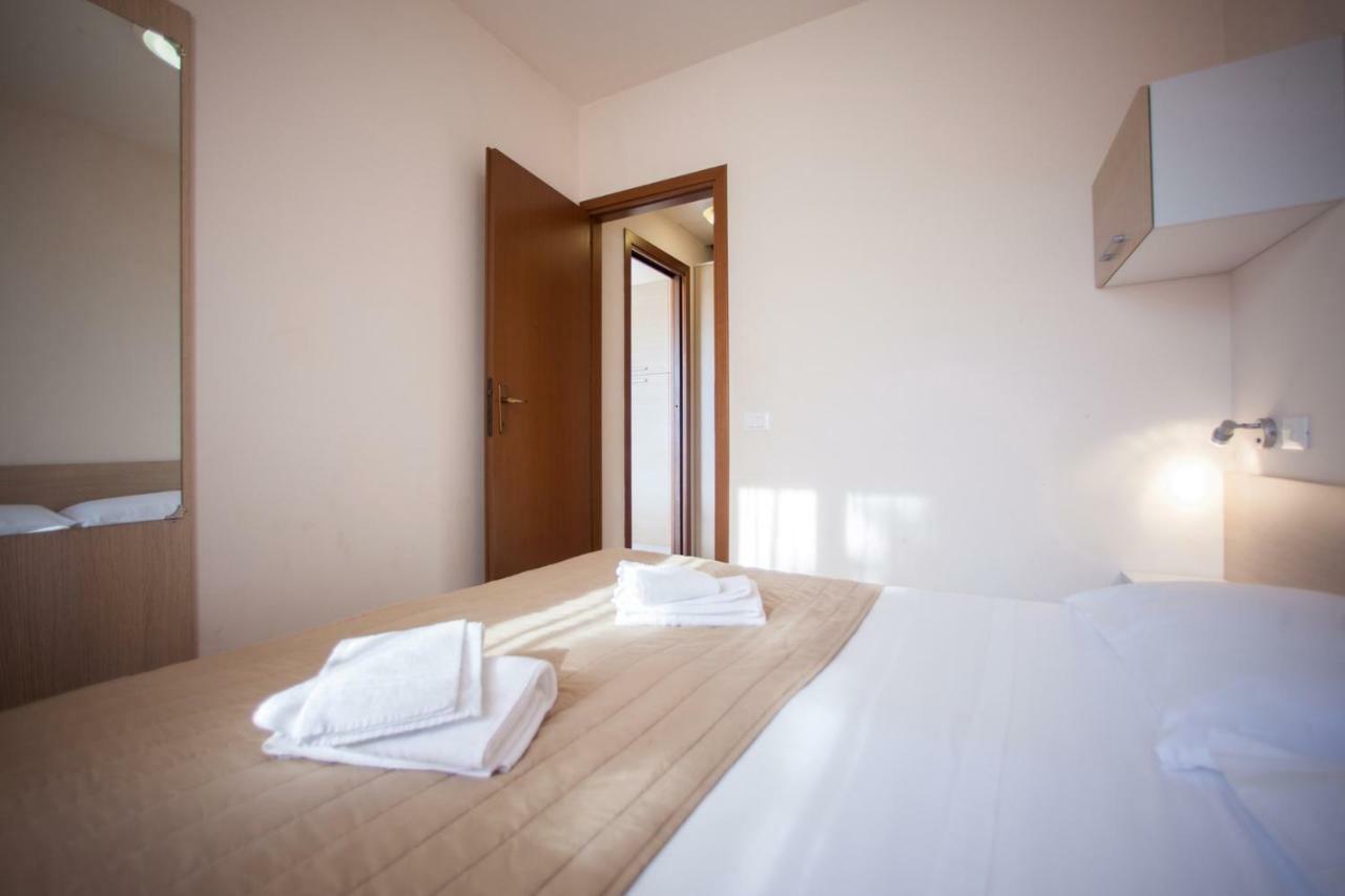 Holiday Homes In Sirmione/Gardasee 22174 Eksteriør bilde